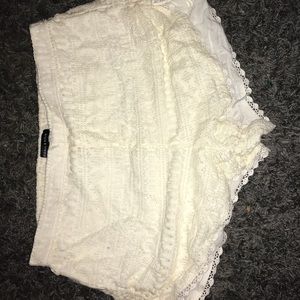 cute white lace shorts from pacsun